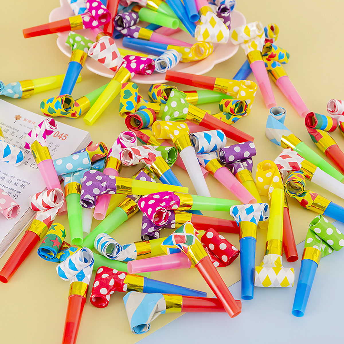 30PCS Kleurrijke Fluitjes Spee - Party Games Engagement recensie en prijs